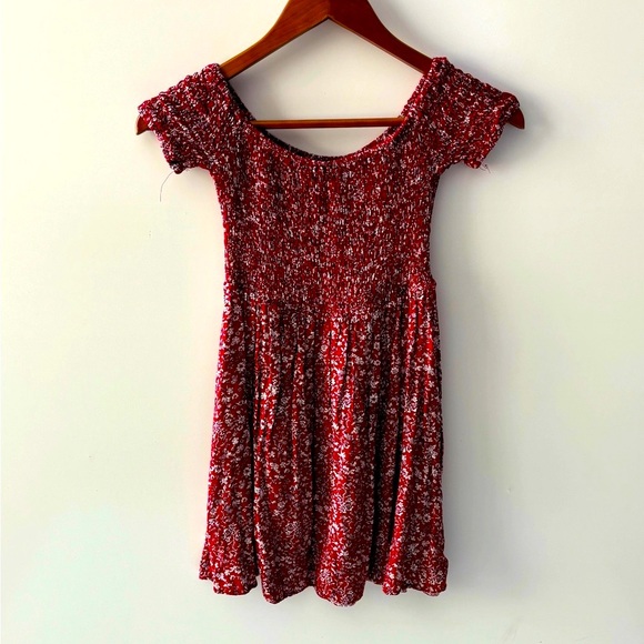Dresses & Skirts - Red Floral Dress